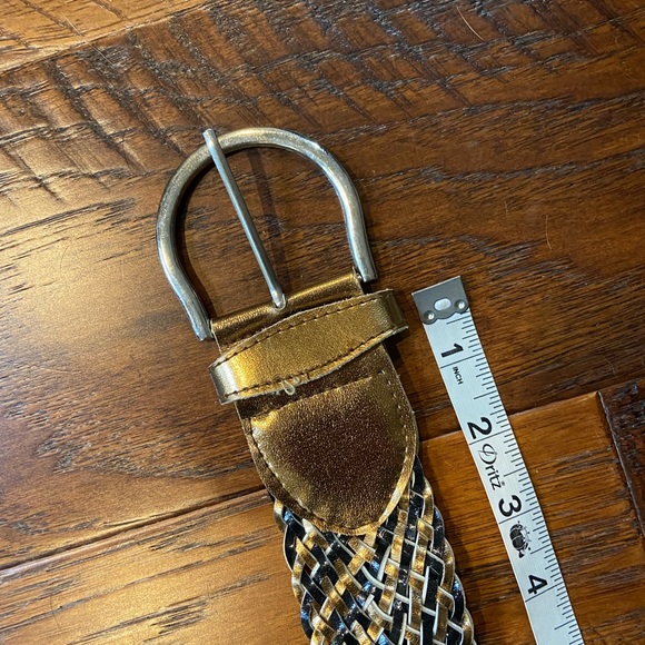 Retro vintage woven belt in gold, black and white with silver hardware - Picture 3 of 4